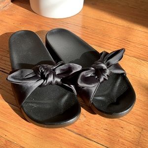 Silk tie slides
